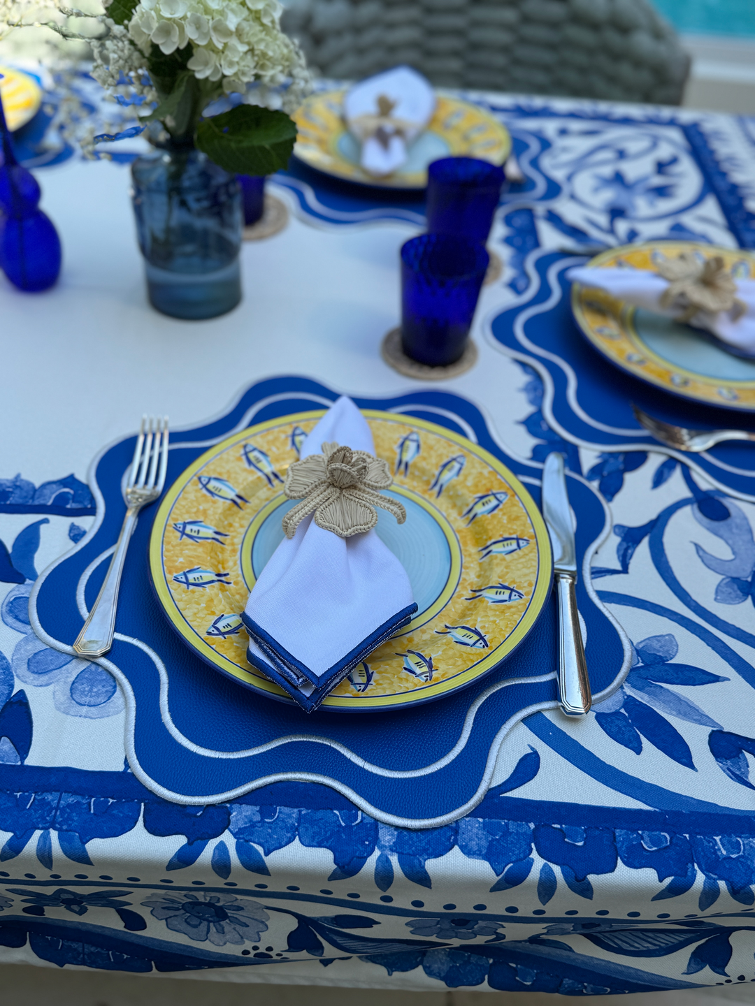 Isabella Royal Blue/White Bundle (4 Placemats + 4 Napkins)