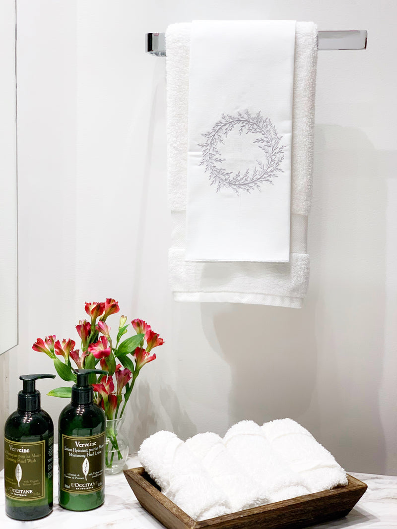 Christmas Wreath Guest Towel