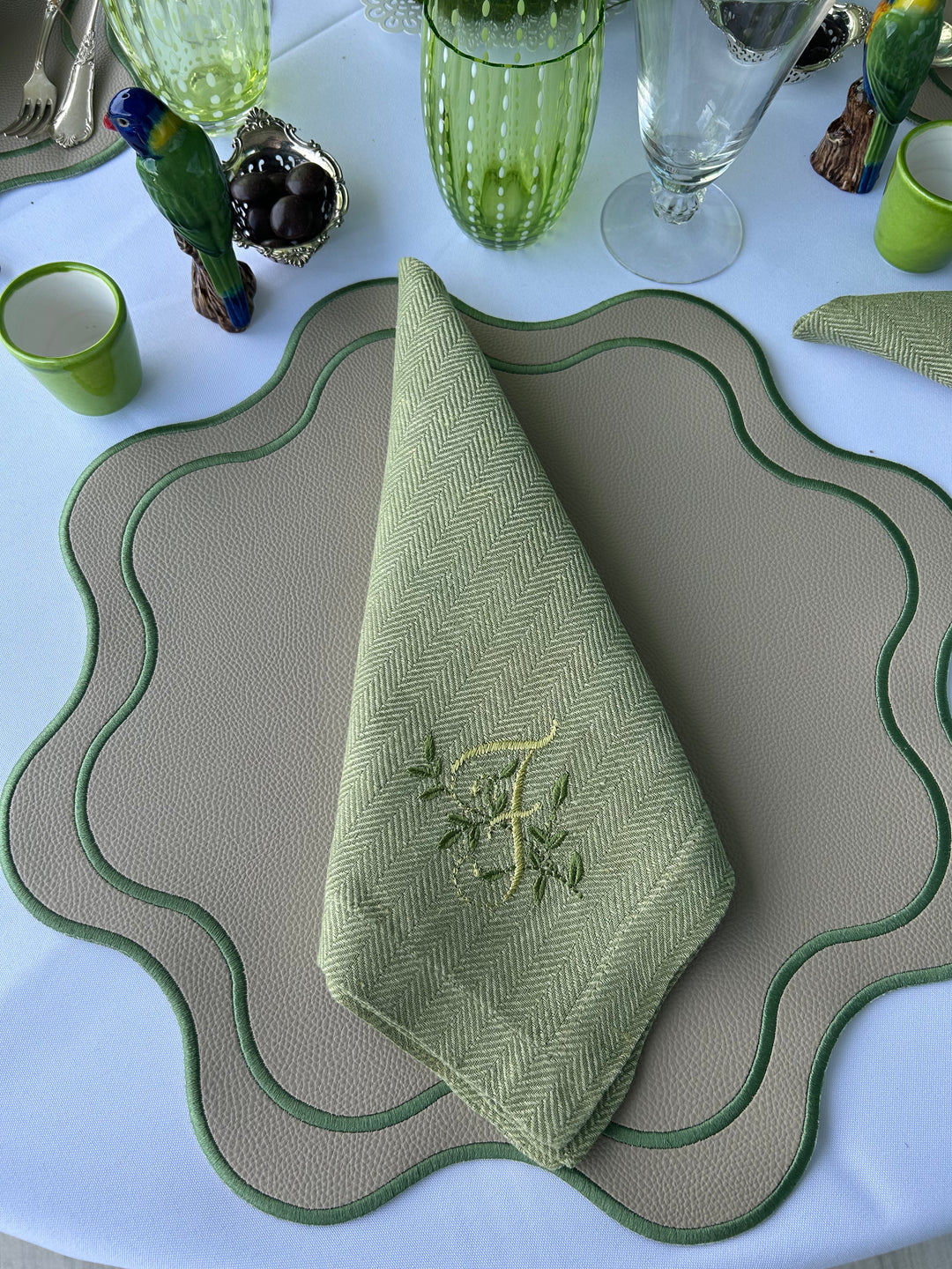 Isabella Beige w/ Green Trim Spillproof Placemats (Set of 4)
