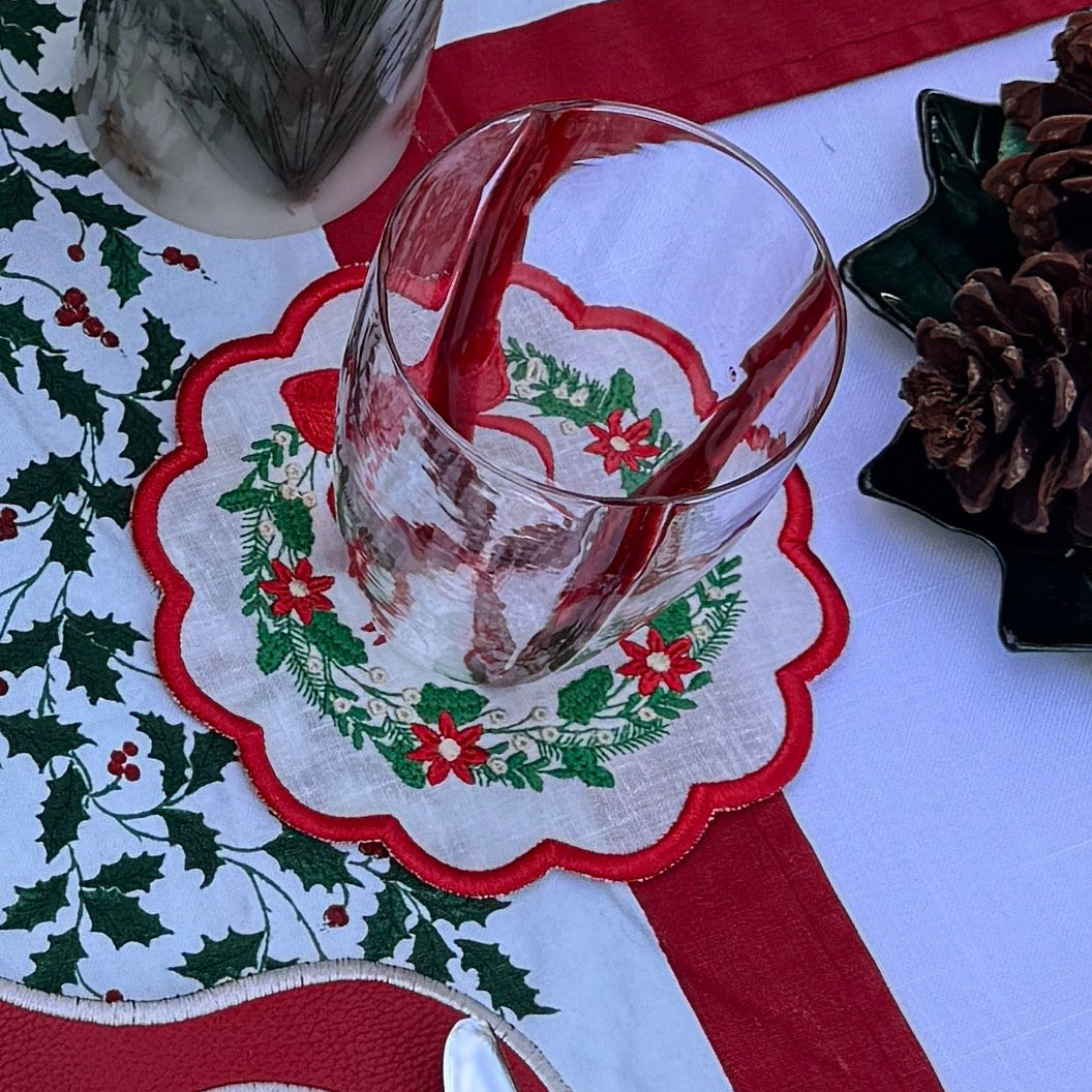 Christmas Round Wreath Cocktail Napkins (Set of 6)