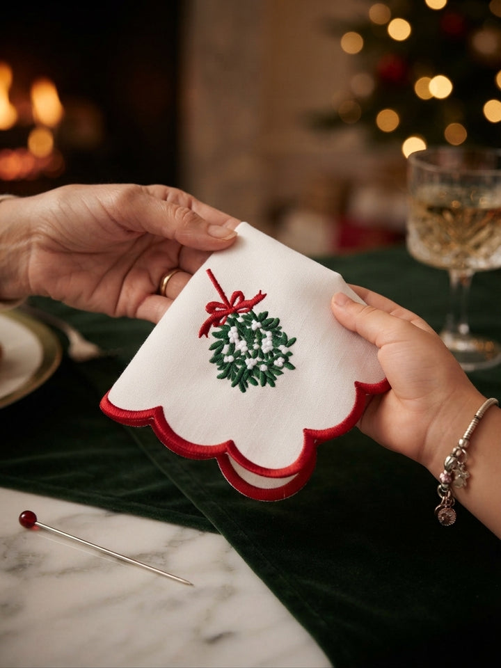 Mistletoe & Bows Cocktail Napkins (Set of 6)