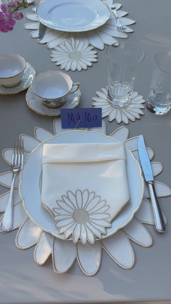 🌸 Flor Ivory Bundle (4 Placemats, 4 Napkins, 4 Coasters)