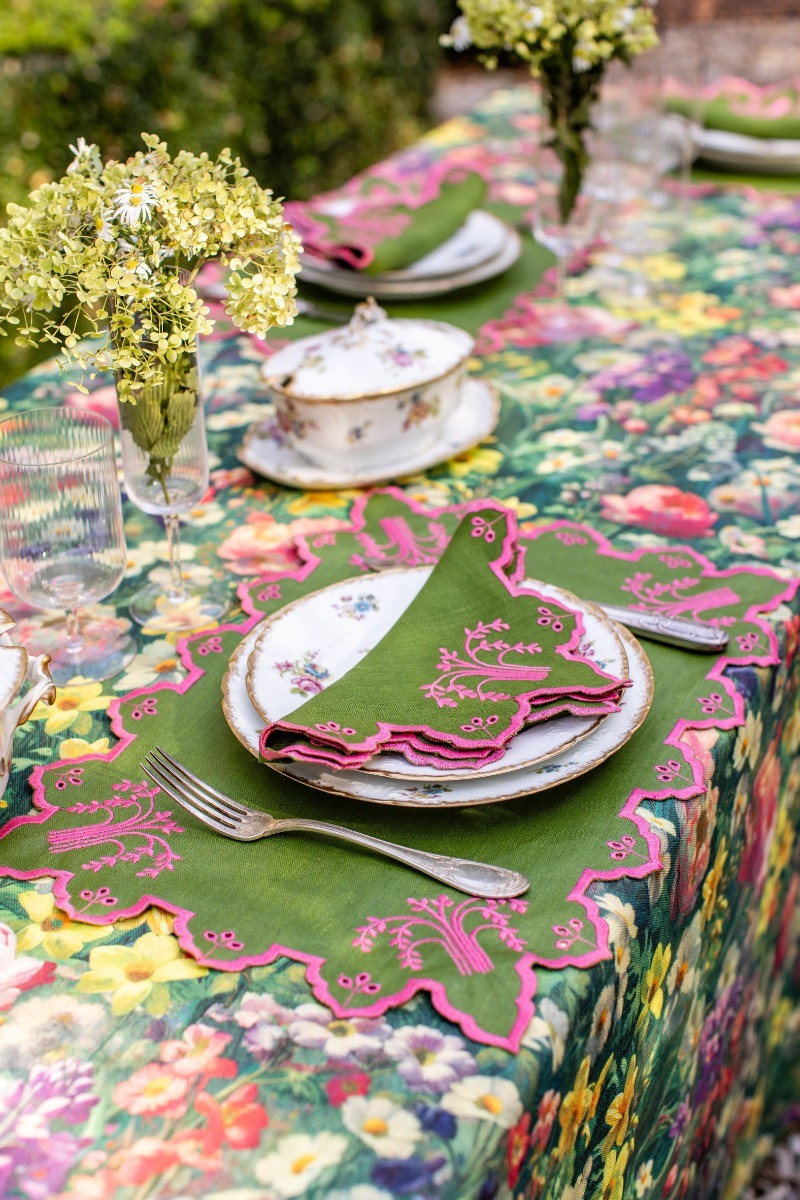 Valentina Spillproof Linen Placemats- Green w/ Fucsia Trim (Set of 4)
