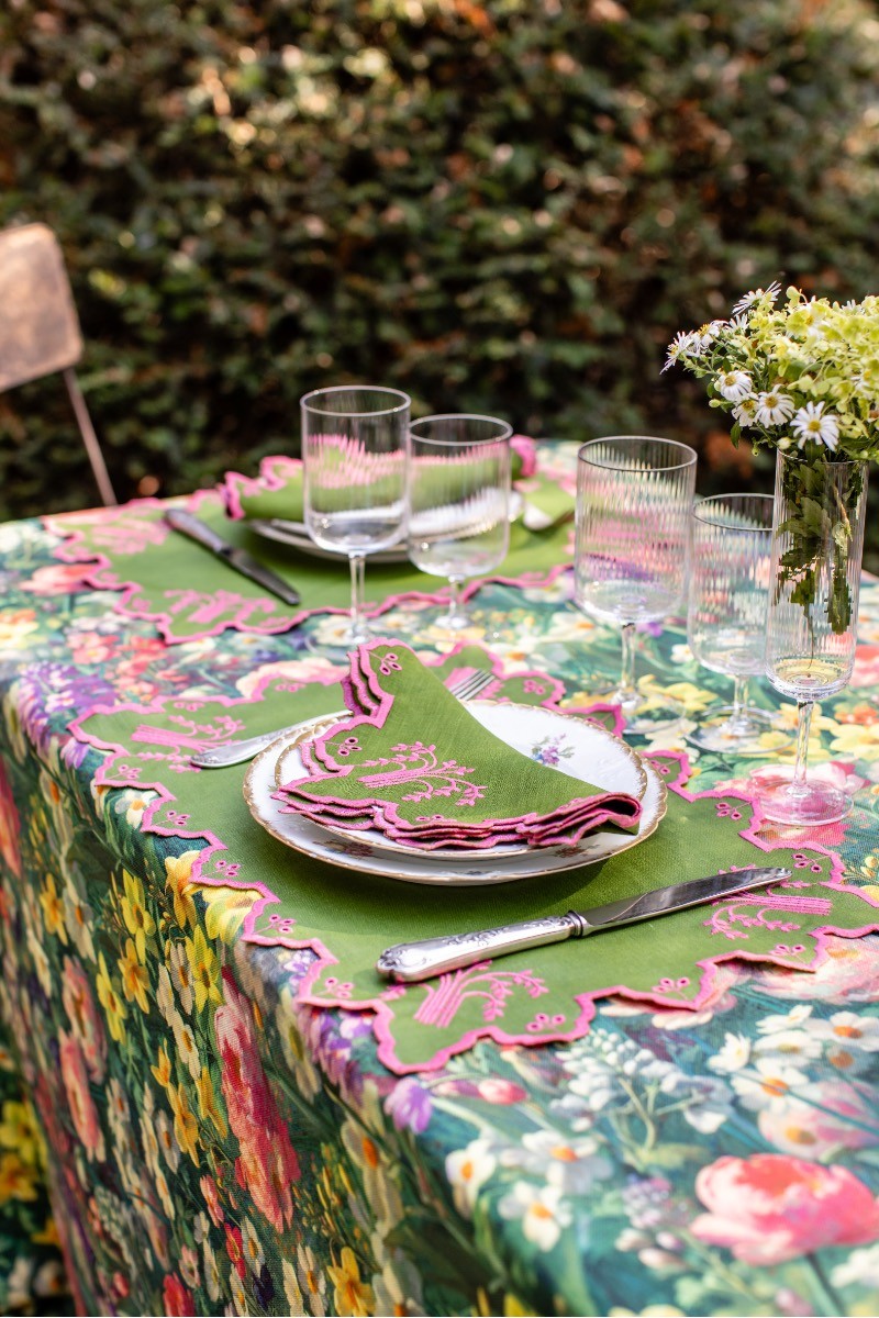 Valentina Spillproof Linen Placemats- Green w/ Fucsia Trim (Set of 4)