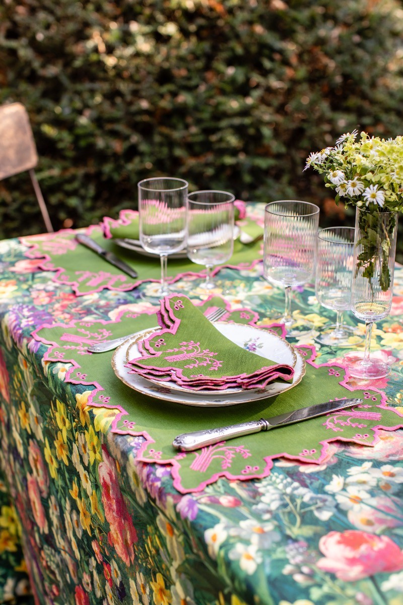 Valentina Linen Napkins- Green w/ Fuchsia Trim (Set of 4)